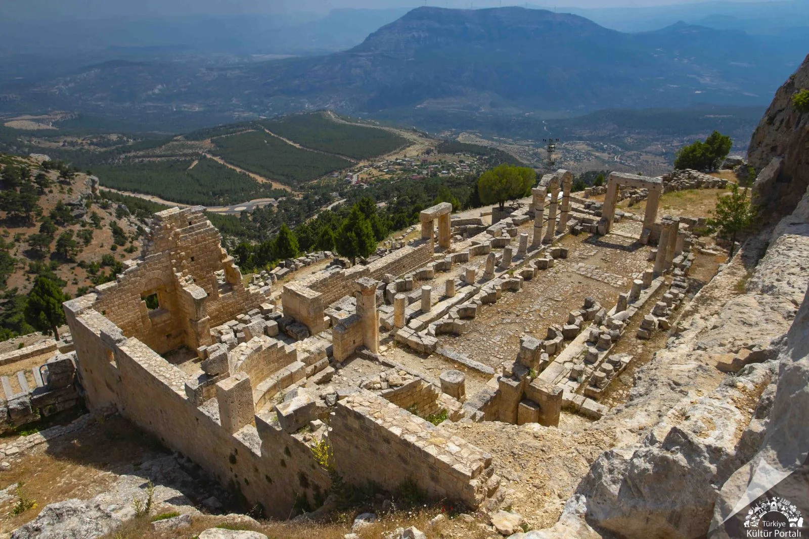 Alahan Manastırı'nın Göksu Vadisi'ne Bakan Genel Görünümü