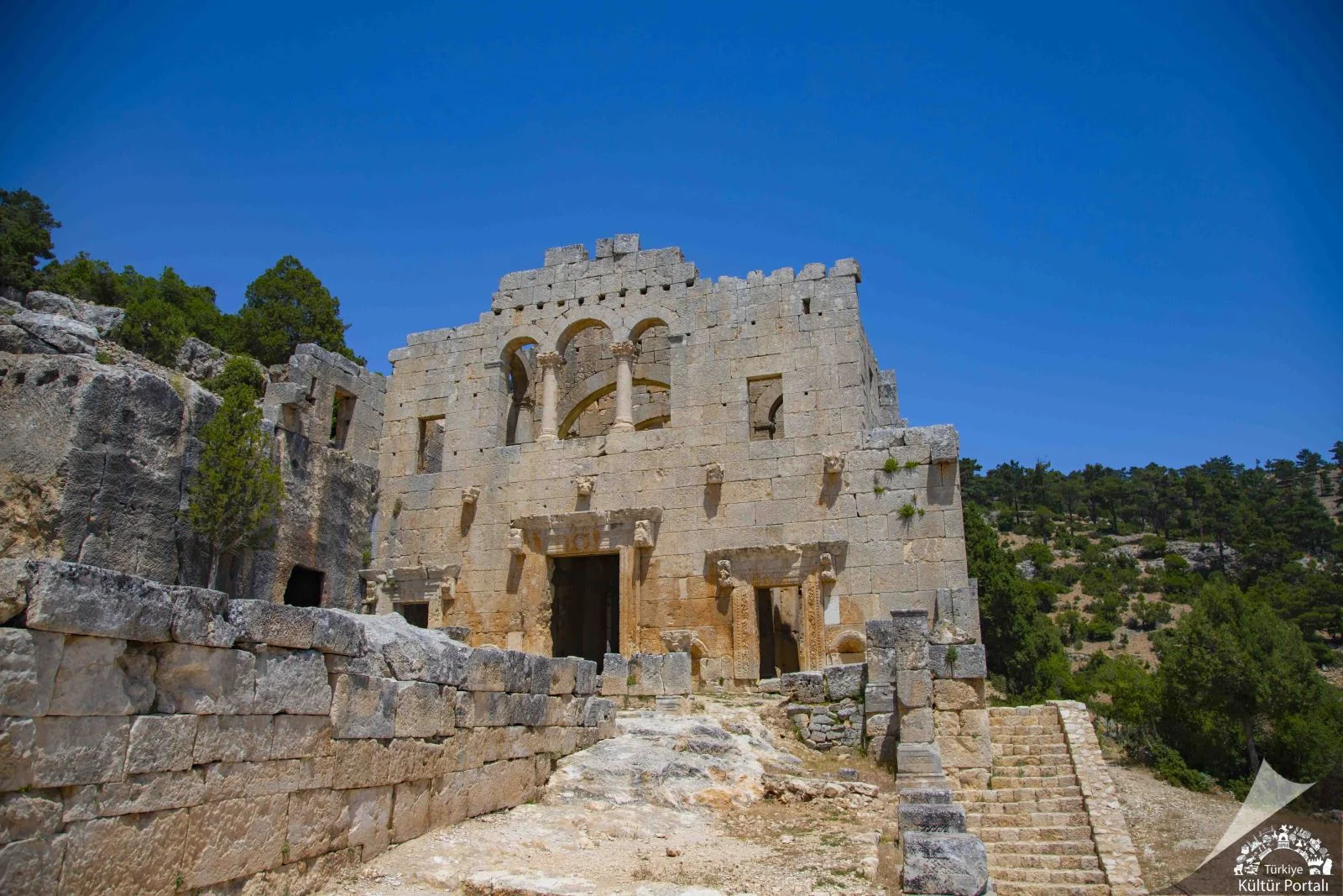 Alahan Manastırı'nın Oyma Kapı Detayları