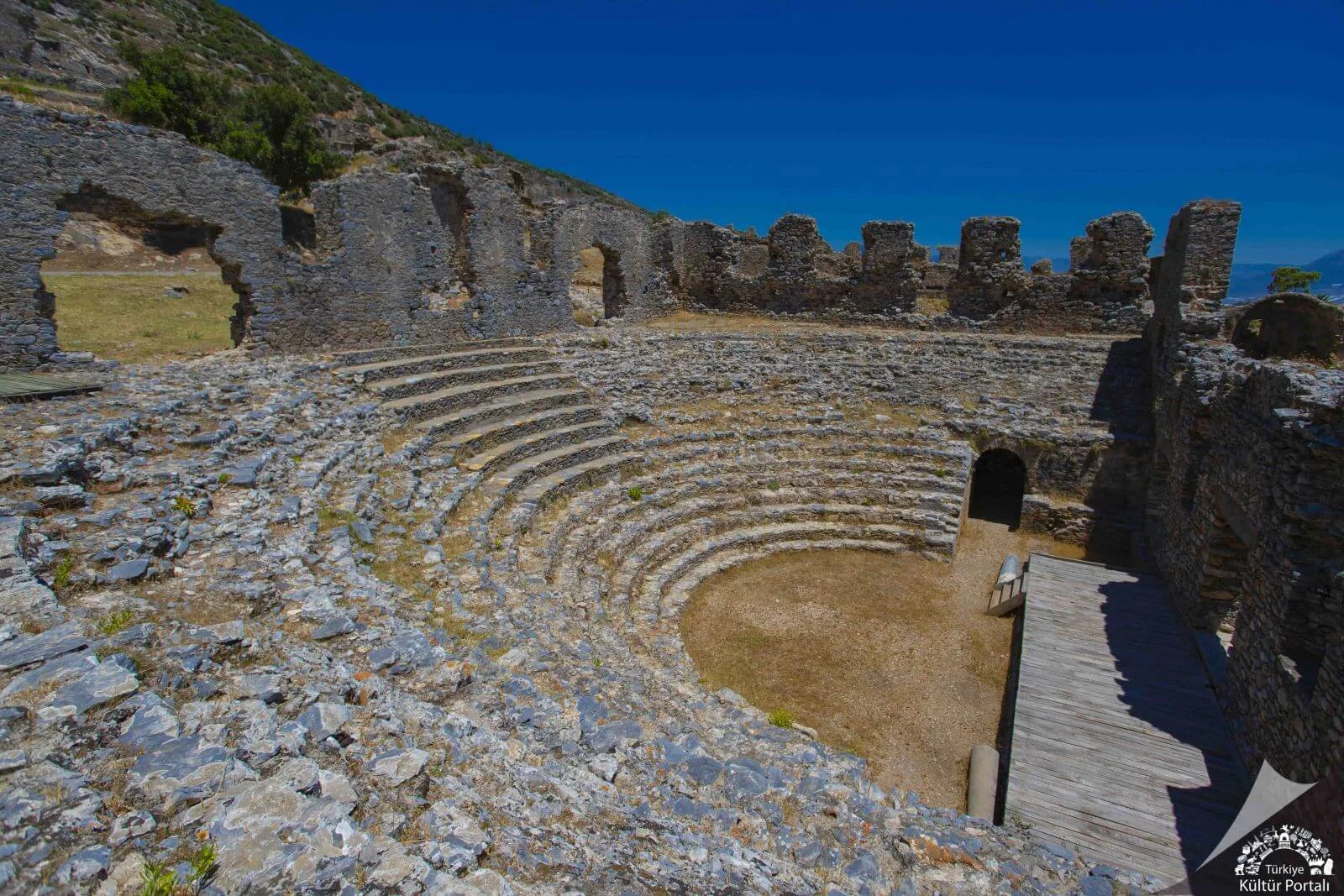 Anemurium Odeon veya Tiyatro Kalıntıları