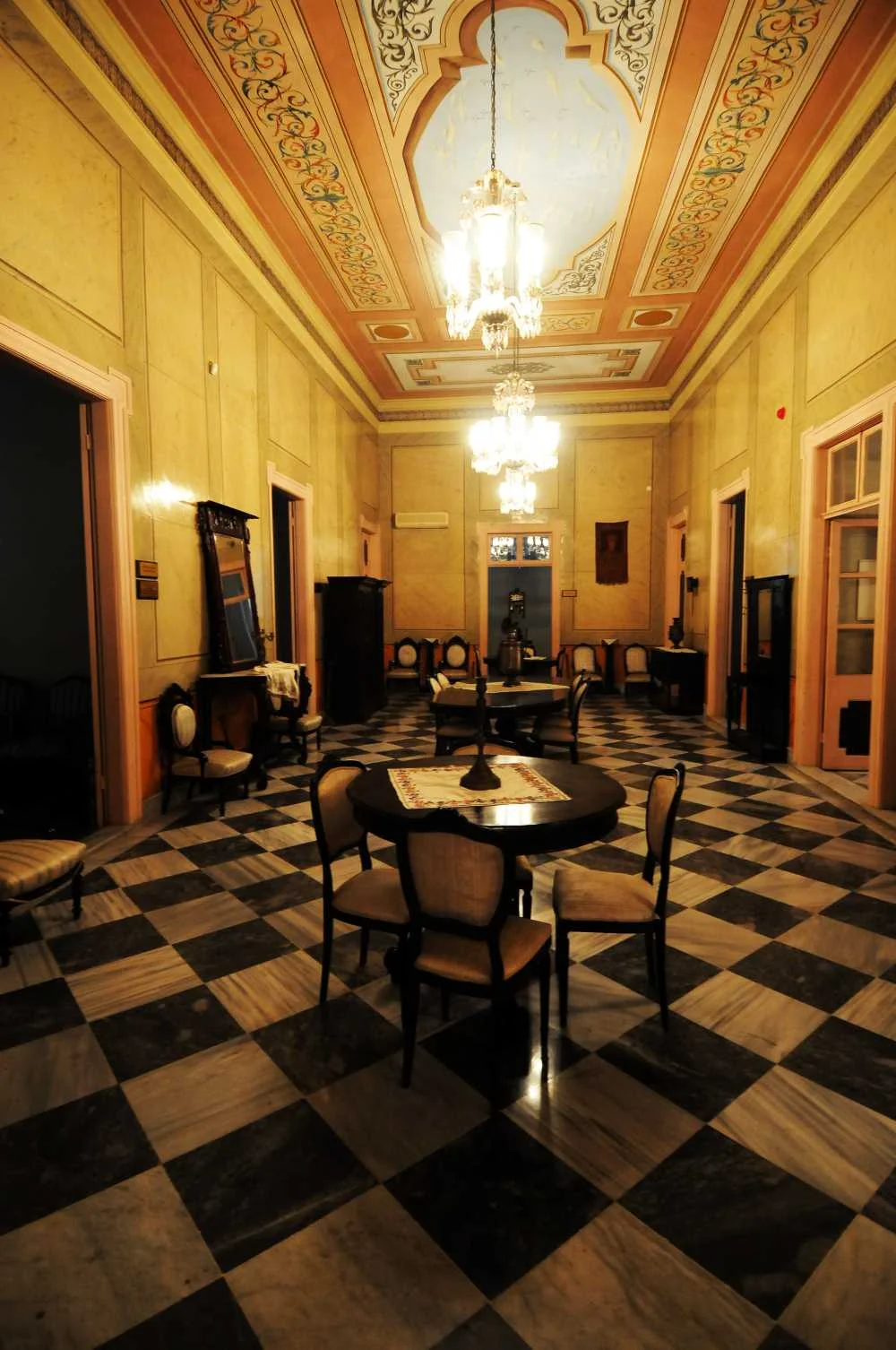 Atatürk Evi Müzesi İç Mekan Görünümü (Alt Kat)