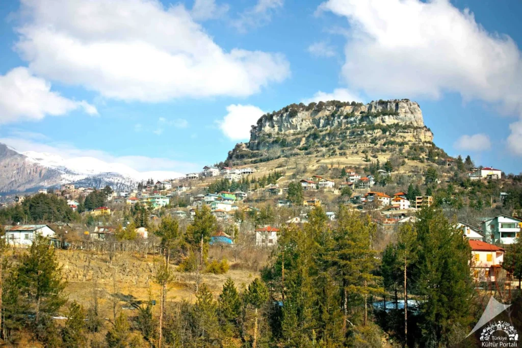 Çamlıyayla Namrun Kalesi