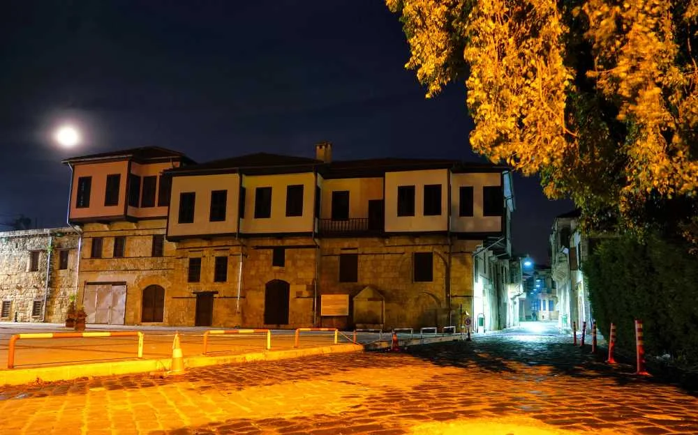 Tarsus Evlerinin Ahşap ve Taş Detayları