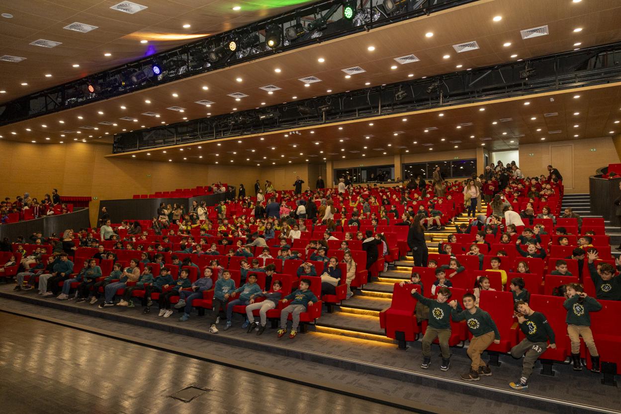 Mersin Şehir Tiyatrosu’ndan Yeni Bir Prömiyer: ‘Bisküvi Adam’