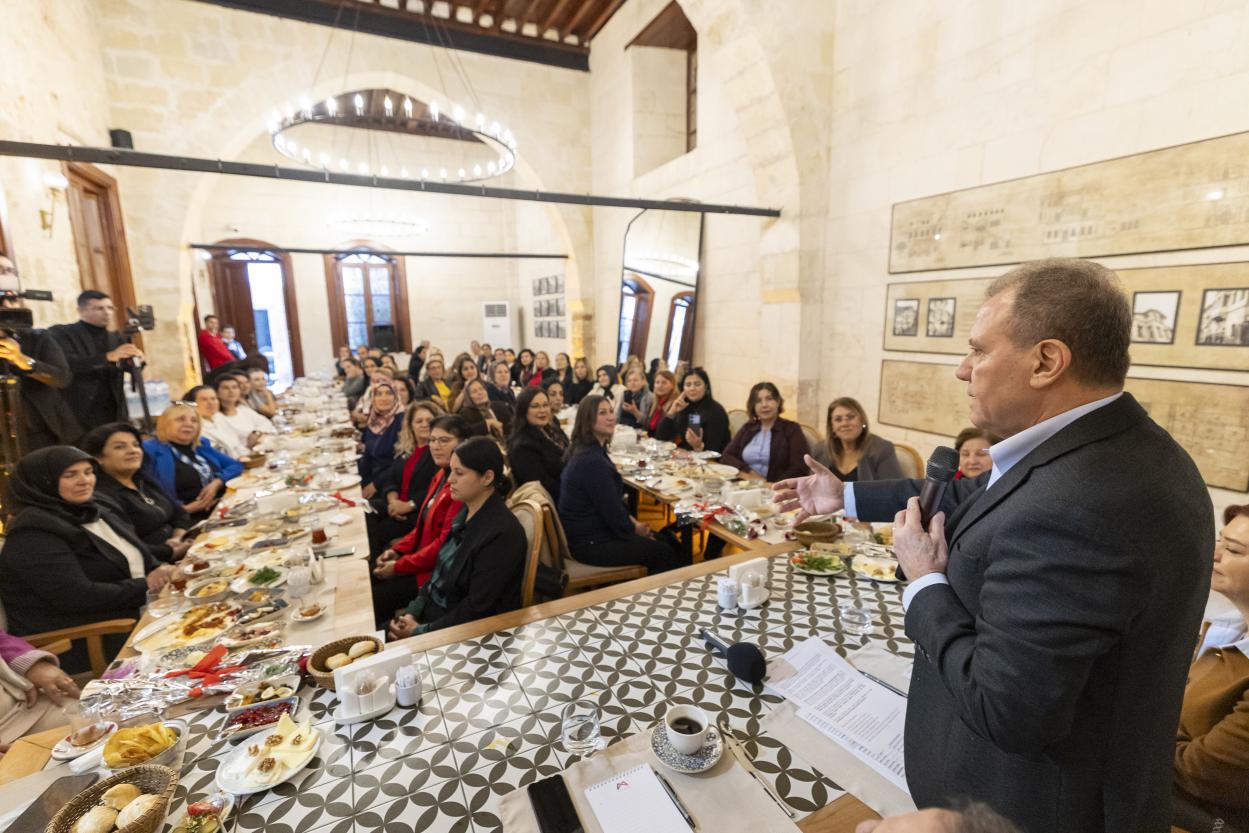 Başkan Seçer ve Meral Seçer, Türk Kadınının Seçme-Seçilme Hakkı Kazanmasının 91. Yılı Dolayısıyla Kadın Muhtarlarla Bir Araya Geldi