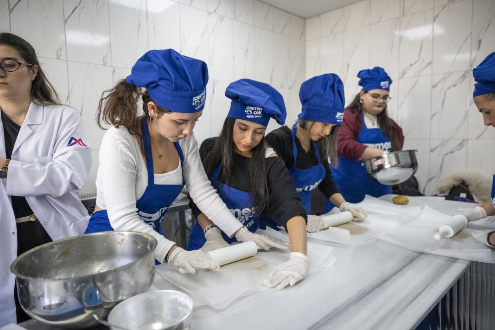 Büyükşehir MERCEK’te Yeni Yıla Lezzetli ve Işıltılı Dokunuşlar