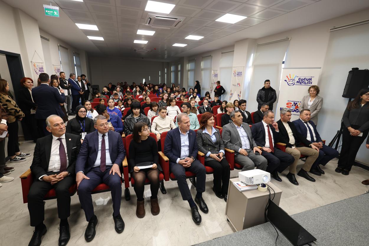 Başkan Seçer, Büyükşehir’in Çocuk Meclisi Üyeleri İle Bir Araya Geldi