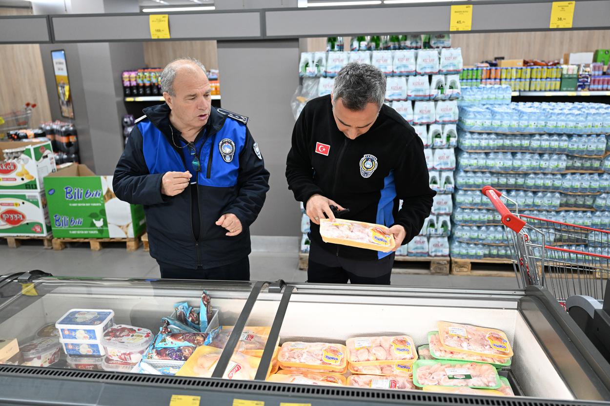 Büyükşehir Zabıta Ekipleri Kentte Denetimlerini Sürdüyor