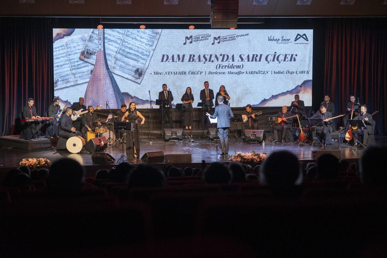 Büyükşehir, ‘Anadolu’dan Ezgiler’ Konseri İle Sanatseverleri Bir Araya Getirdi
