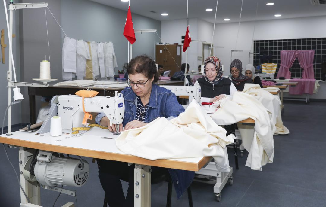 Özel Birey Anneleri Büyükşehir İle Hem Sosyalleşiyor Hem El İşi Öğreniyor