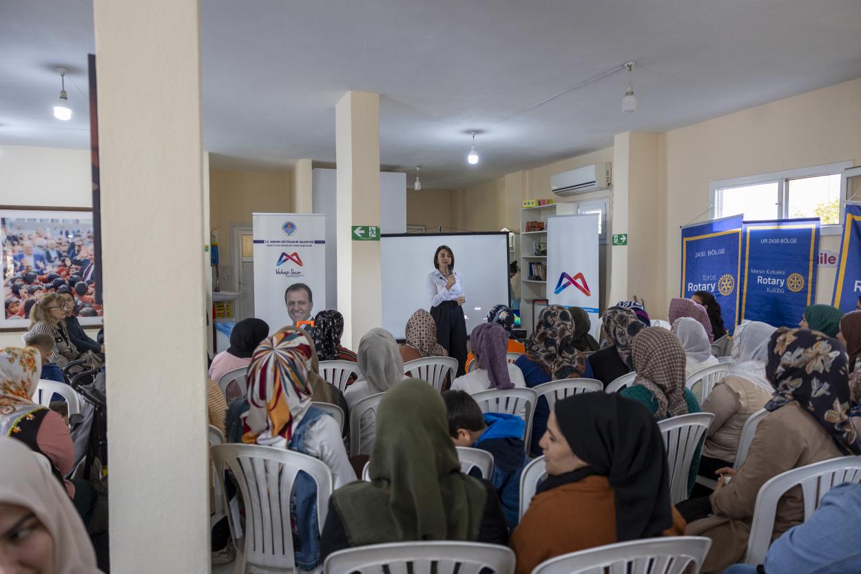 Büyükşehir ve Rotary Kulüpleri İş Birliğiyle Kadınlara Eğitim Programı Düzenlendi