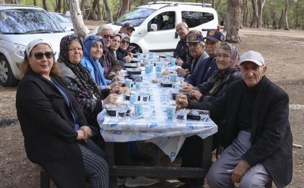 Büyükşehir, Gaziler ve Ailelerini Piknikte Buluşturdu
