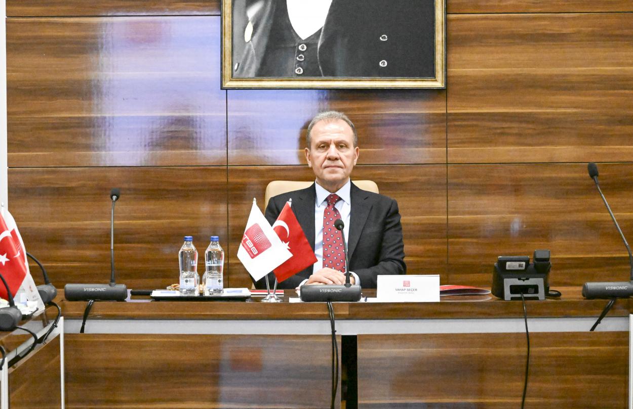 Seçer: “Türkiye’de Geleceğe Umutla Bakacak Bir Toplum Yaratacaksak Bunu Yerelden Başlatacağız”