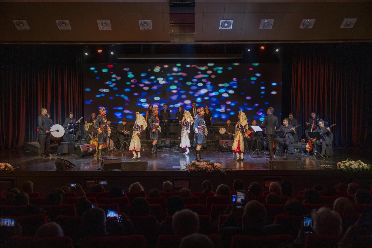 Büyükşehir, ‘Anadolu’dan Ezgiler’ Konseri İle Sanatseverleri Bir Araya Getirdi