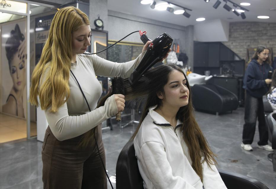 Kadınlar Ekonomik Özgürlük Yolunda İlk Adımlarını Mercek İle Atıyor