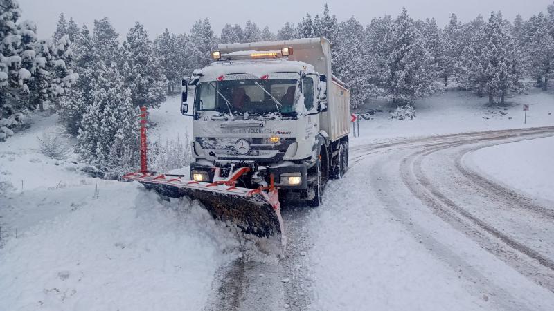 Büyükşehir Ekipleri Kar İle Mücadeleye Hazır