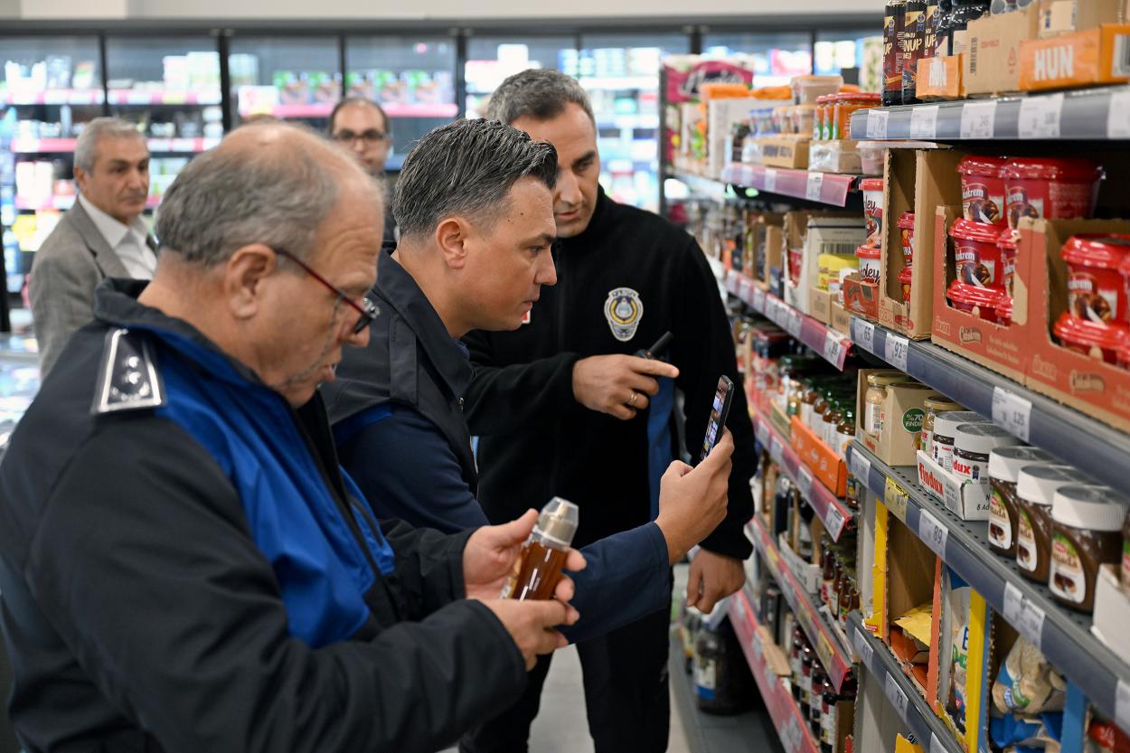 Büyükşehir Zabıta Ekipleri Kentte Denetimlerini Sürdüyor