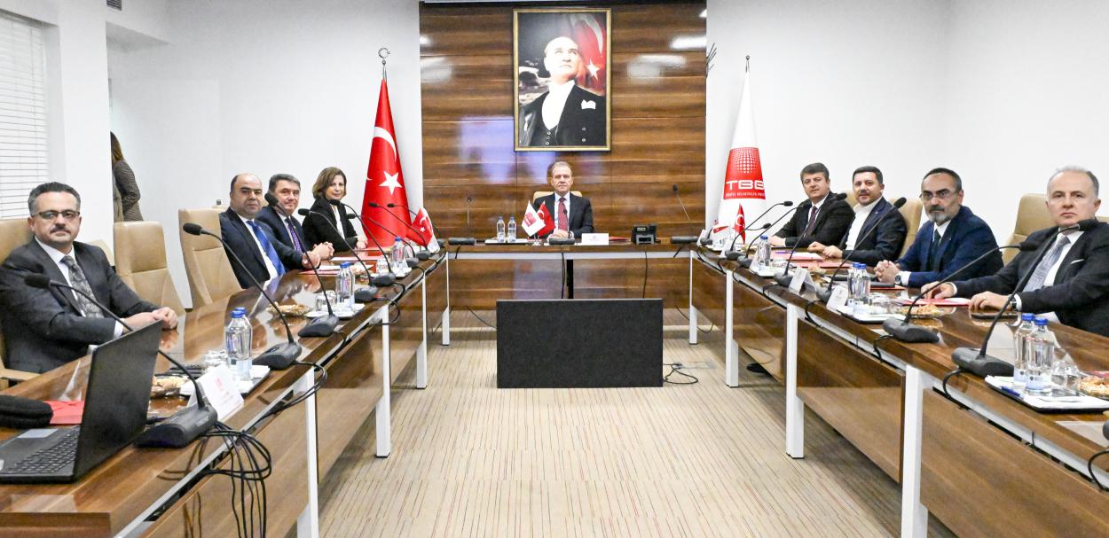 Seçer: “Türkiye’de Geleceğe Umutla Bakacak Bir Toplum Yaratacaksak Bunu Yerelden Başlatacağız”