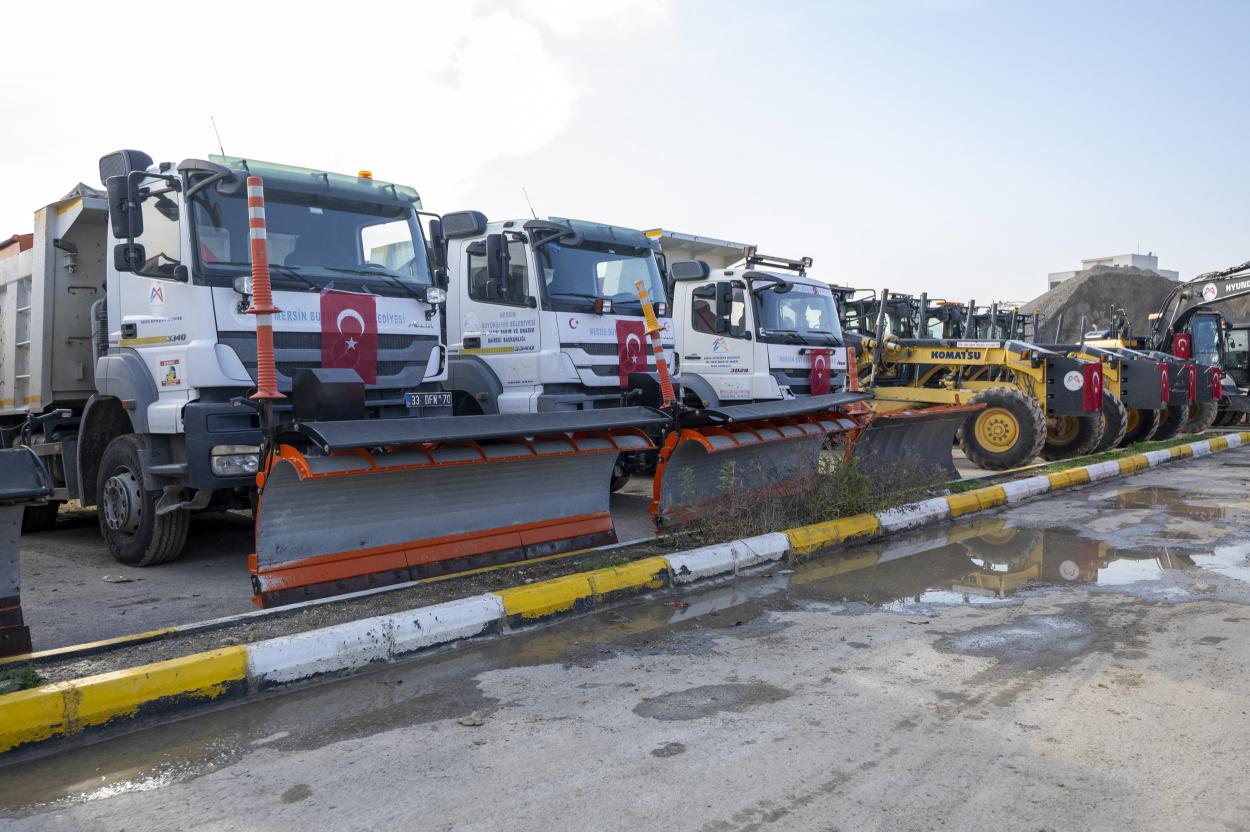 Büyükşehir Ekipleri Kar İle Mücadeleye Hazır