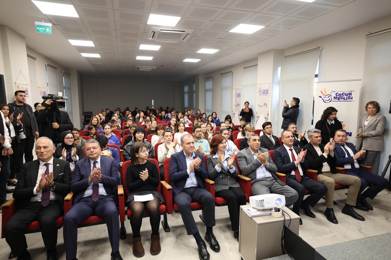 Başkan Seçer, Büyükşehir’in Çocuk Meclisi Üyeleri İle Bir Araya Geldi