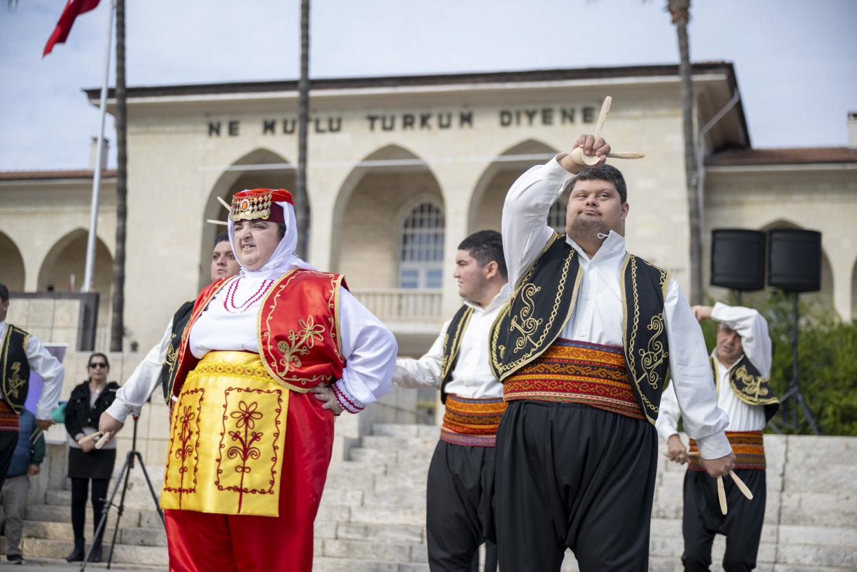 Büyükşehir Koordinesinde ‘Dünya Engelliler Günü’ Kapsamında Yürüyüş Gerçekleştirildi