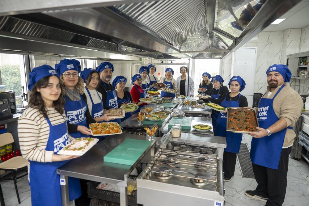 Büyükşehir MERCEK’te Yeni Yıla Lezzetli ve Işıltılı Dokunuşlar