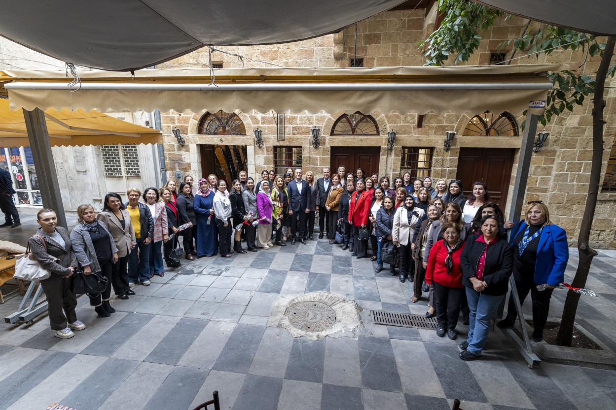Başkan Seçer ve Meral Seçer, Türk Kadınının Seçme-Seçilme Hakkı Kazanmasının 91. Yılı Dolayısıyla Kadın Muhtarlarla Bir Araya Geldi