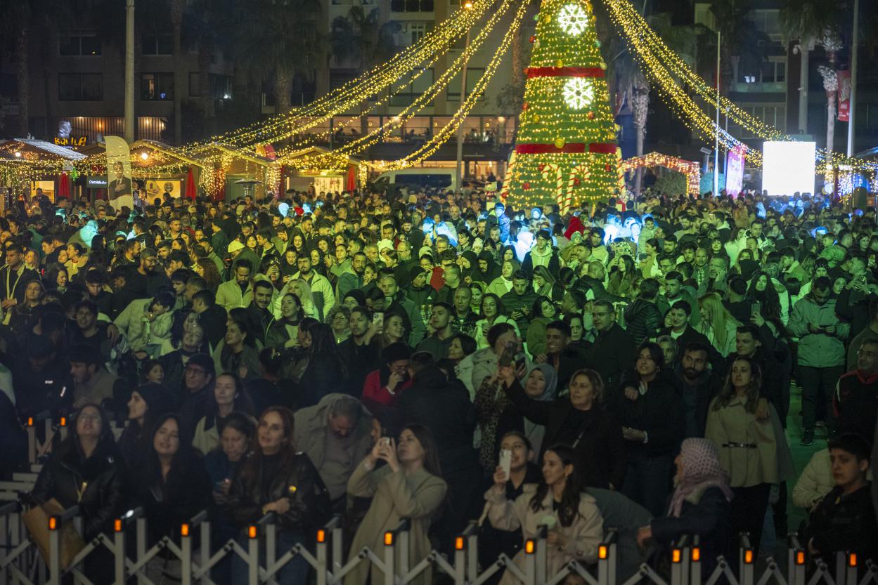 Yeni Yıl Coşkusunun Adresi Büyükşehir’in Yılbaşı Pazarı