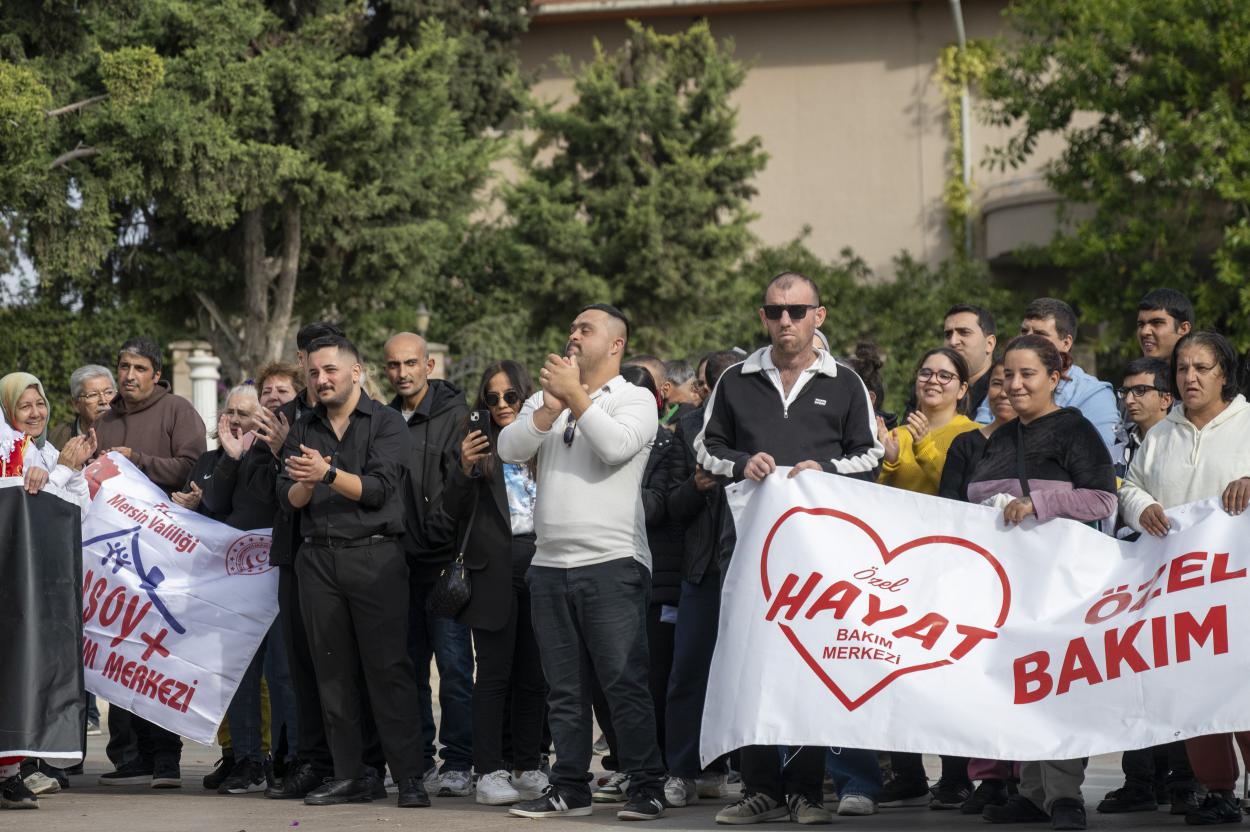 Büyükşehir Koordinesinde ‘Dünya Engelliler Günü’ Kapsamında Yürüyüş Gerçekleştirildi
