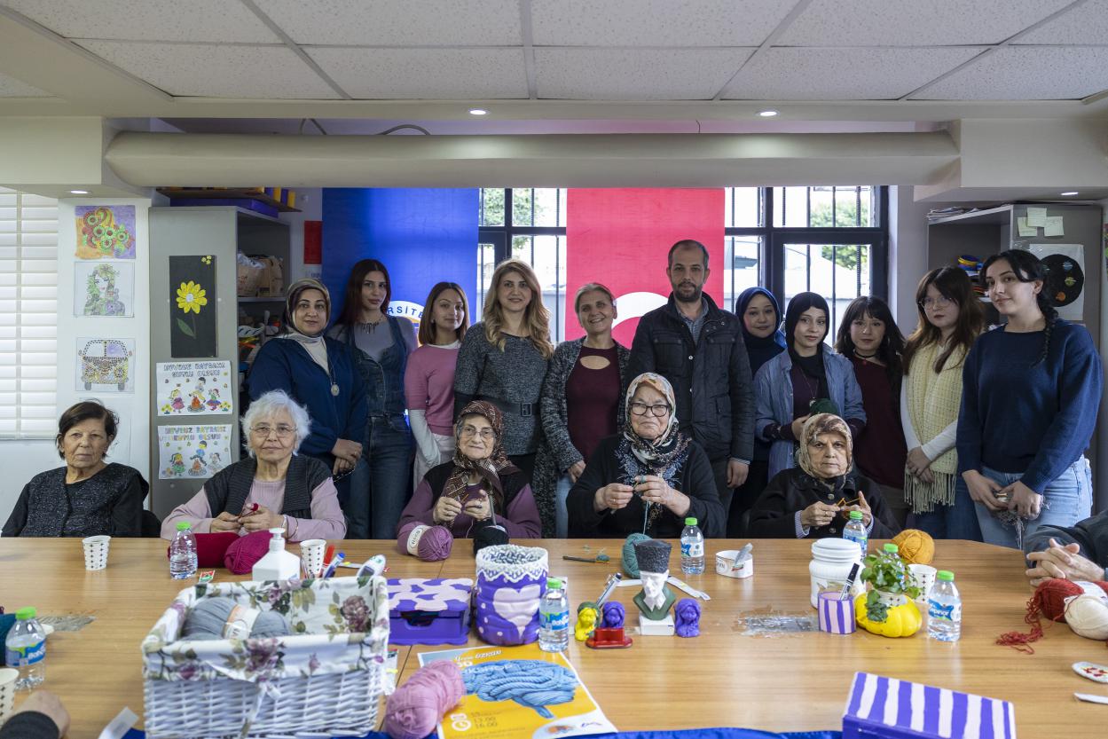 Alzheimer Hastaları Büyükşehir İle Sanata ve Hayata Dokunuyor