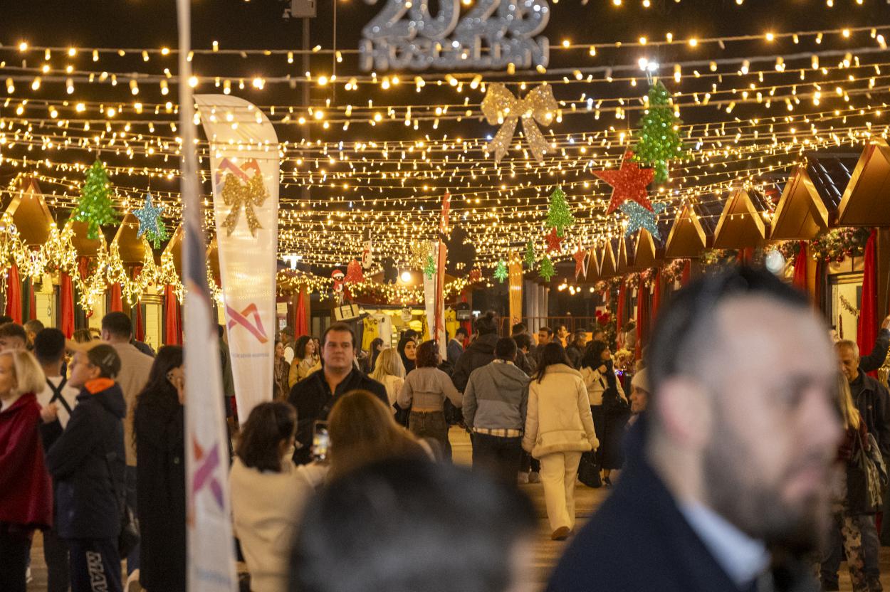 Yeni Yıl Coşkusunun Adresi Büyükşehir’in Yılbaşı Pazarı