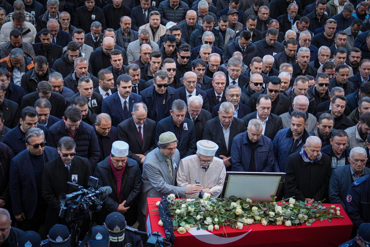 Başkan Seçer, Şehzadeler Belediye Başkanı Gülşah Durbay’ın Manisa’daki Cenaze Törenine Katıldı
