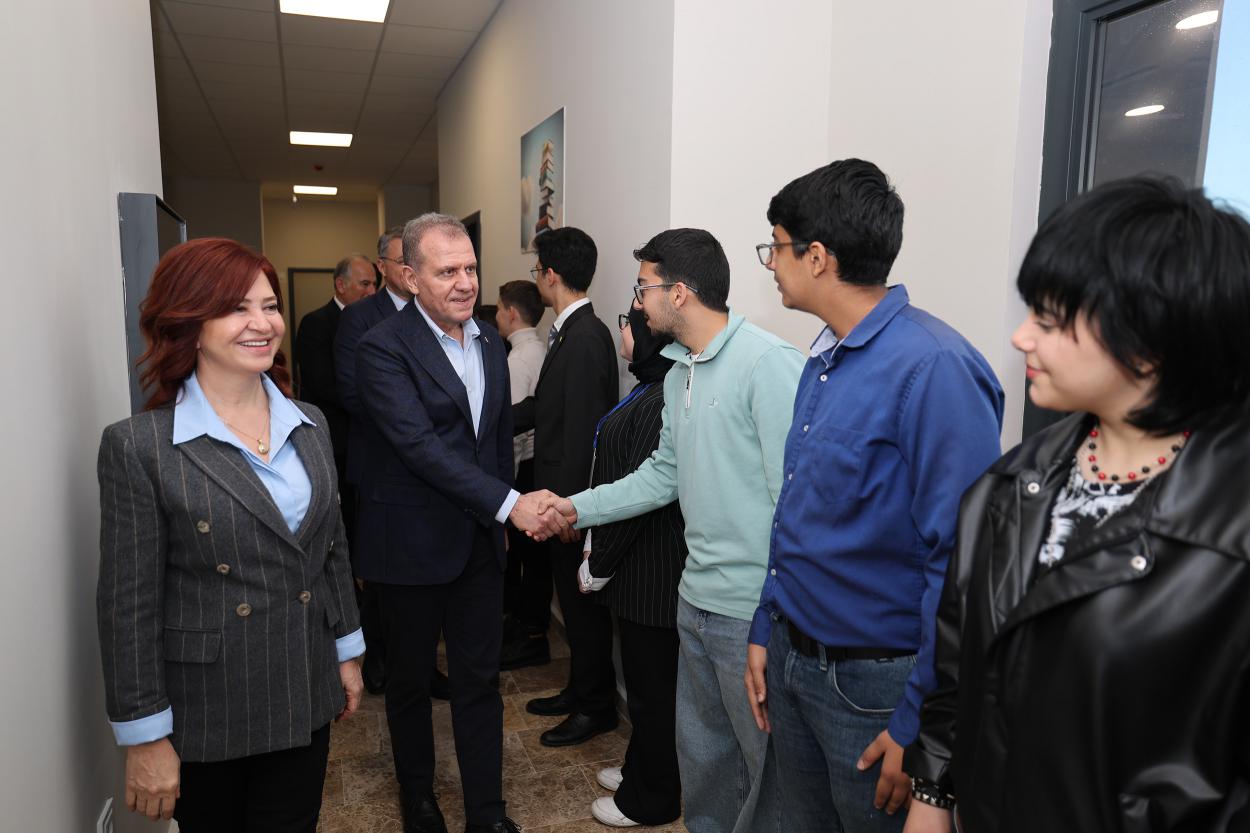 Başkan Seçer, Büyükşehir’in Çocuk Meclisi Üyeleri İle Bir Araya Geldi