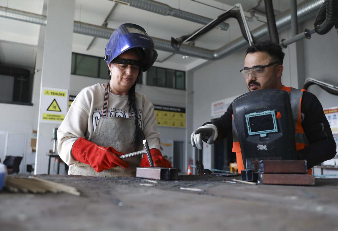 Büyükşehir Mercek’te Çelik Kaynak Eğitimleri Sürüyor