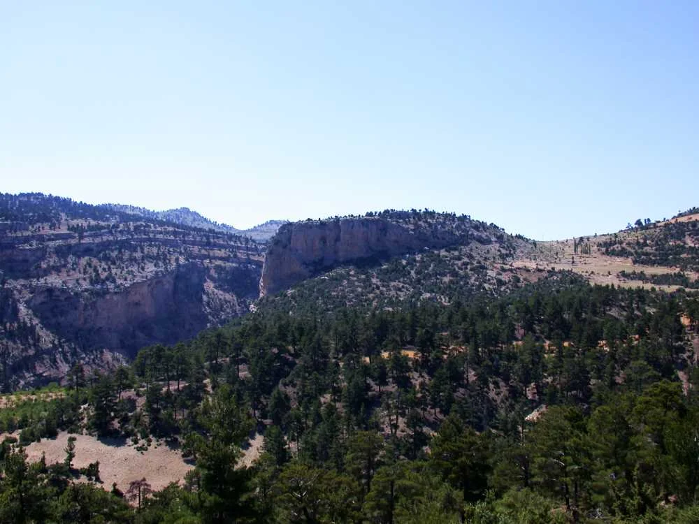 Adrassus (Balabolu) Antik Kenti'nin kayalık tepedeki genel görünümü
