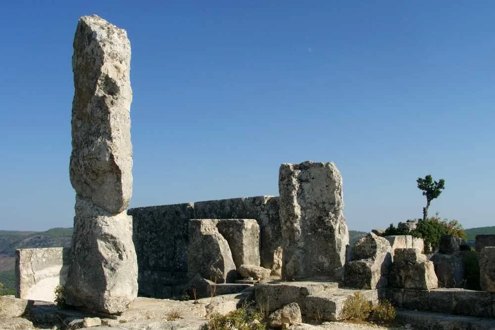 Meydancık Kalesi'nin sur duvarlarının genel görünümü
