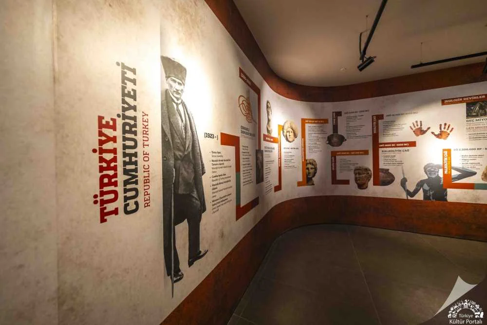 Tarsus Müzesi'ndeki Bir Heykel Sergisi