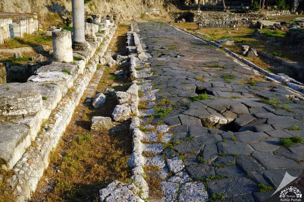 Antik Cadde (Roma Yolu)