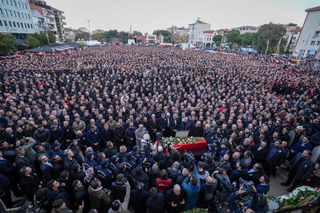 Başkan Seçer, Şehzadeler Belediye Başkanı Gülşah Durbay’ın Manisa’daki Cenaze Törenine Katıldı