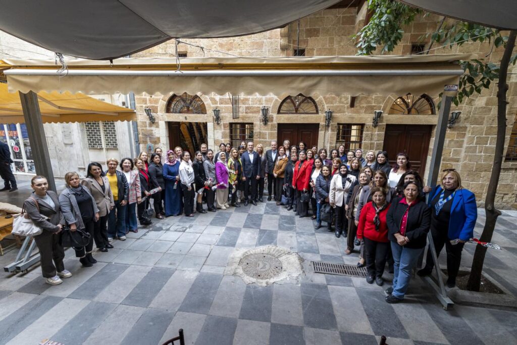 Başkan Seçer ve Meral Seçer, Türk Kadınının Seçme-Seçilme Hakkı Kazanmasının 91. Yılı Dolayısıyla Kadın Muhtarlarla Bir Araya Geldi