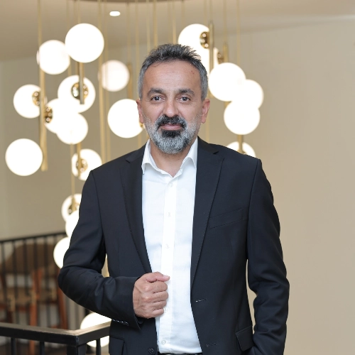 Diş Hekimi Kenan Sevi