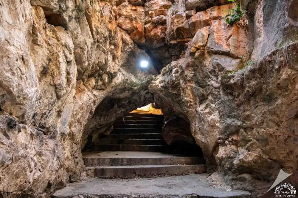 Eshabı Kehf Mağarası