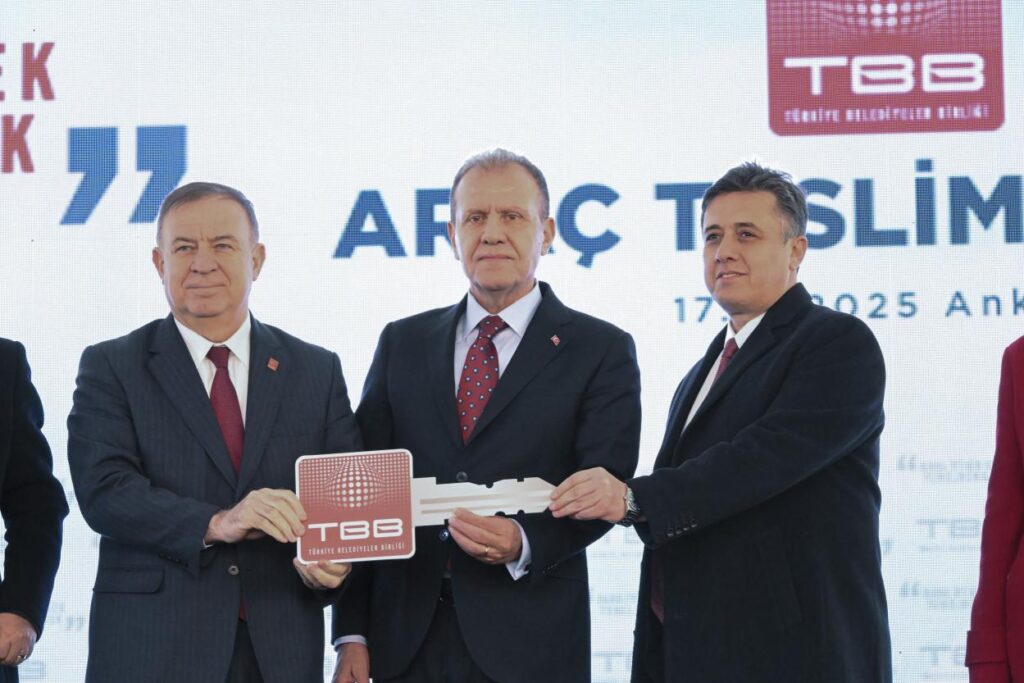 Seçer: “Türkiye’de Geleceğe Umutla Bakacak Bir Toplum Yaratacaksak Bunu Yerelden Başlatacağız”