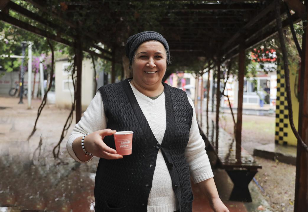 Büyükşehir Yeni Yılda Kaynar İkramıyla Mersinlilerin İçini Isıttı