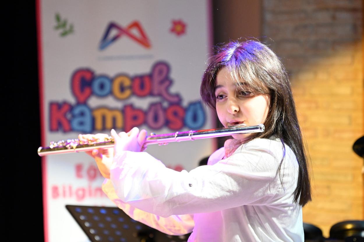 Mersin Büyükşehir Çocuk Kampüsü Öğrencilerinden Sanat Şöleni