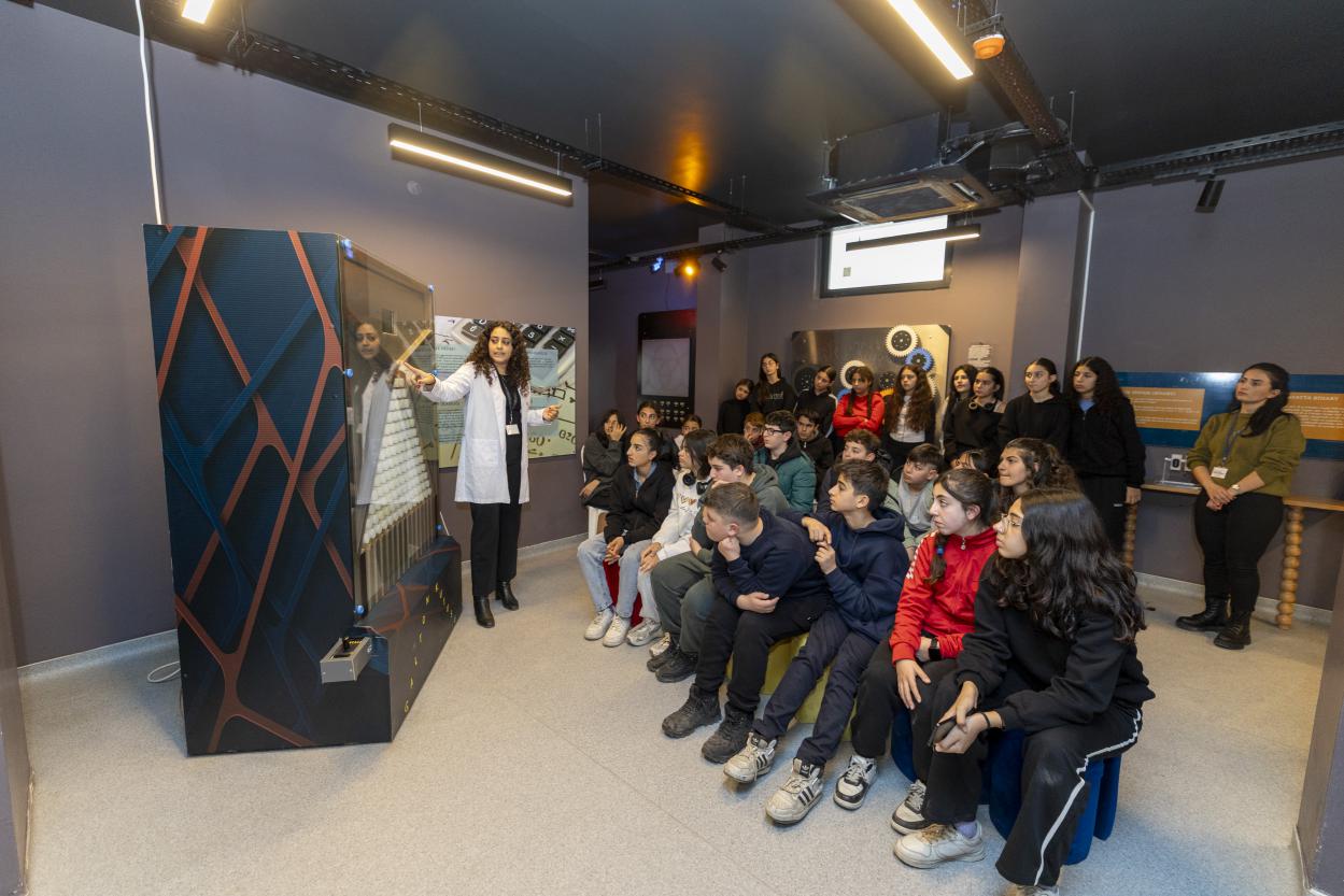 1 Yaşını Dolduran Aratos Matematik Evi Binlerce Öğrenciyi Ağırladı