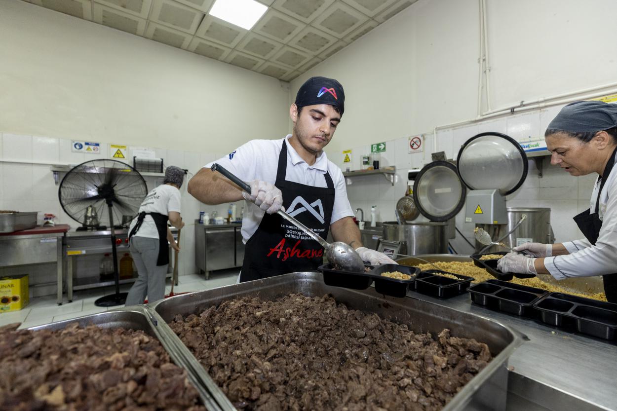 Büyükşehir 2025’te de Sosyal Hizmetleriyle Toplumsal Dayanışmayı Güçlendirdi