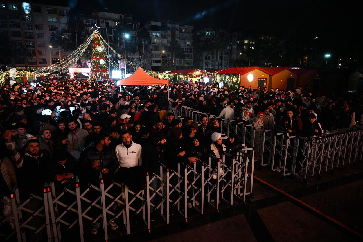 Mersinliler Yeni Yıla Büyükşehir İle ‘Merhaba’ Dedi