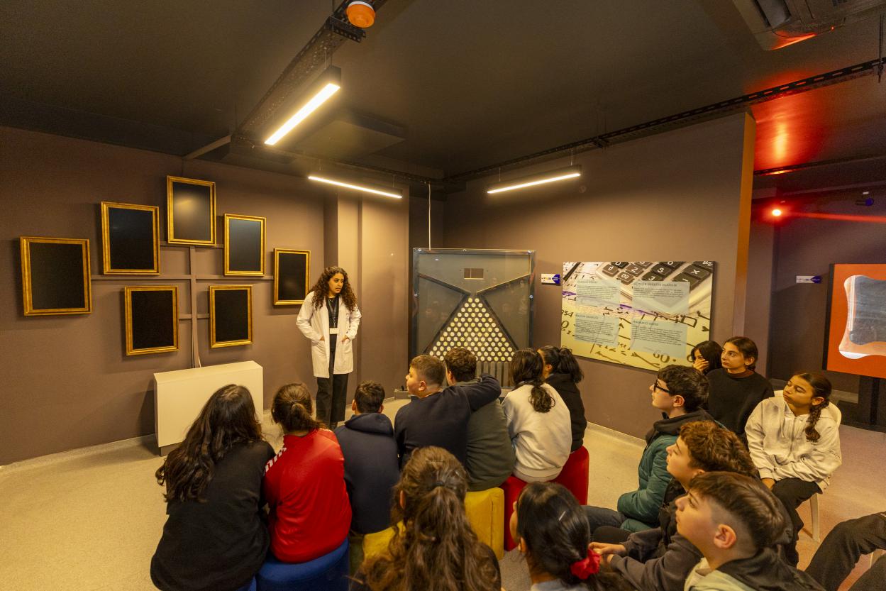 1 Yaşını Dolduran Aratos Matematik Evi Binlerce Öğrenciyi Ağırladı