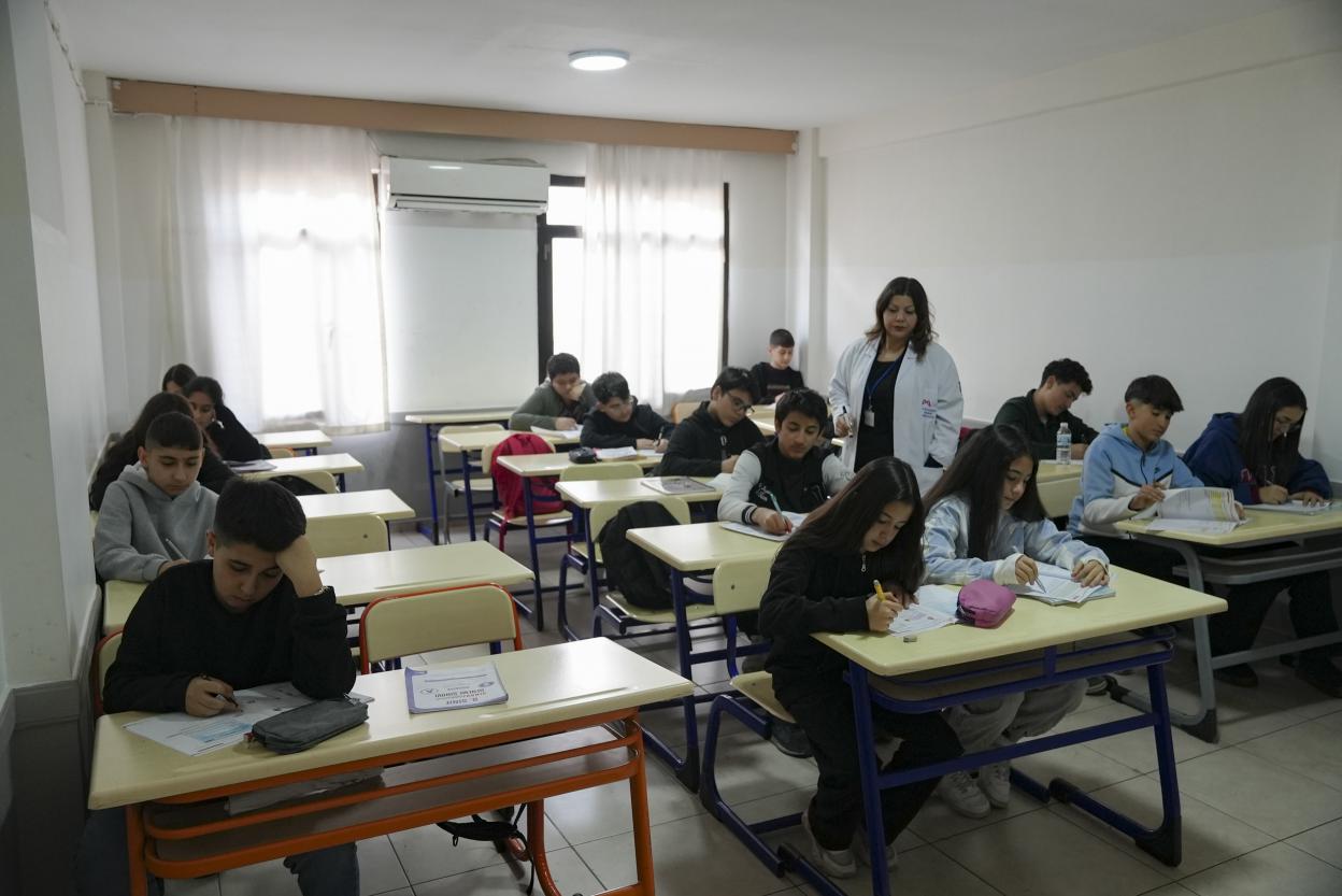 Lise ve Üniversite Yolculuğunda, Mersin Büyükşehir Öğrencilerin Yanında