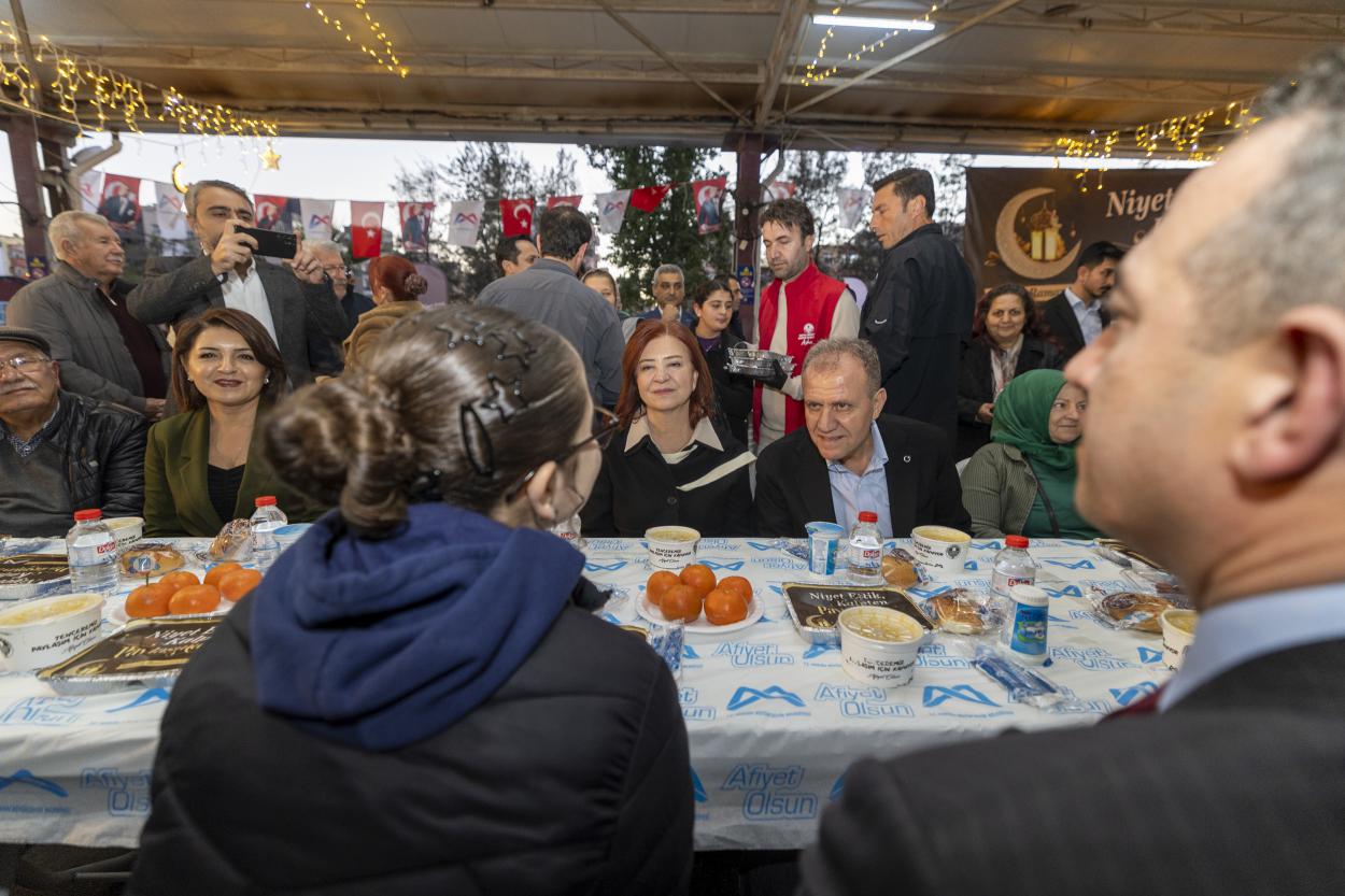 Başkan Seçer ile Meral Seçer, Erdemlilerle İftar Sofrasında Buluştu